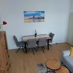 Διαμέρισμα Modernes Apartment, 4 Pers, Kueche, Arbeitsplatz & Wlan, 3min Zur Tram Μαγδεβούργο