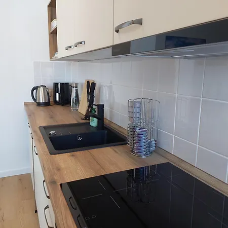 아파트 Modernes Apartment, 4 Pers, Kueche, Arbeitsplatz & Wlan, 3min Zur Tram