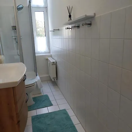 Modernes Apartment, 4 Pers, Kueche, Arbeitsplatz & Wlan, 3min Zur Tram Magdeburg