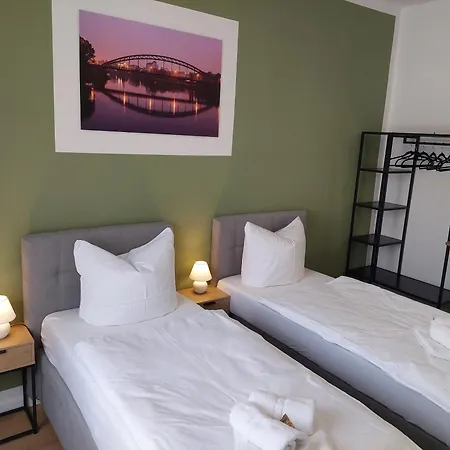 Modern Apartment, 4 Pers, Kueche, Arbeitsplatz & Wlan