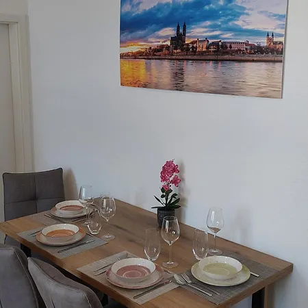 Lägenhet Modernes Apartment, 4 Pers, Kueche, Arbeitsplatz & Wlan, 3min Zur Tram *