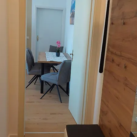 Modern Apartment, 4 Pers, Kueche, Arbeitsplatz & Wlan