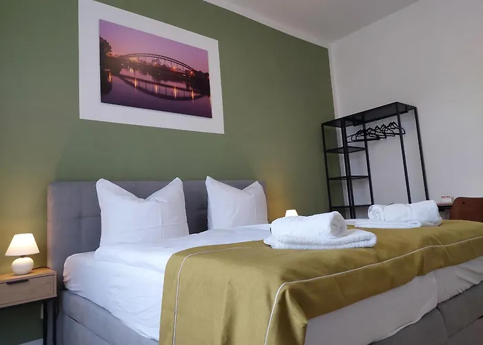 Modernes Apartment, 4 Pers, Kueche, Arbeitsplatz & Wlan, 3min Zur Tram Διαμέρισμα