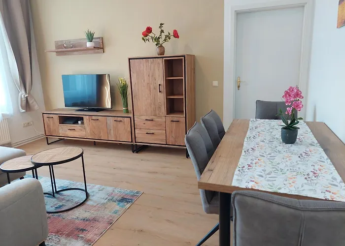 Appartement Modernes Apartment, 4 Pers, Kueche, Arbeitsplatz & Wlan, 3min Zur Tram